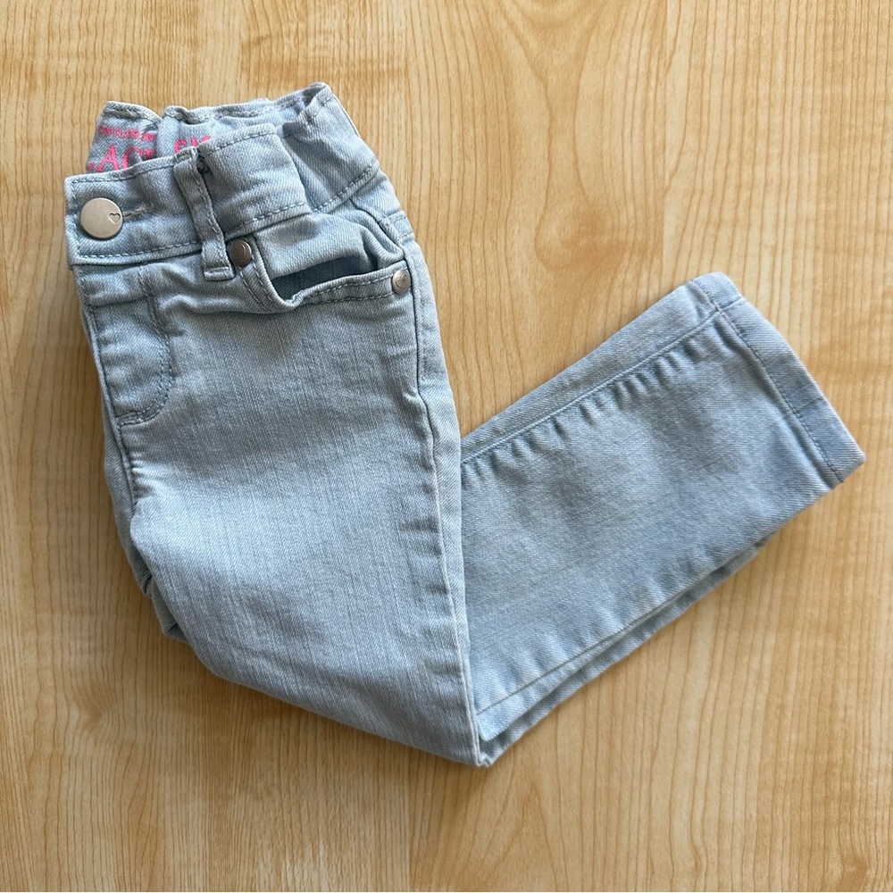 The Children’s Place Toddler Girls Basic Skinny Jeans in Sky Wash 2T Light Wash